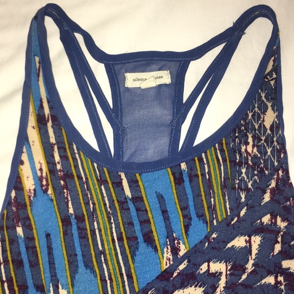 Silence and noise tank top - Picture 2 of 4